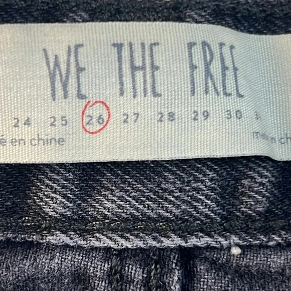 Free People Cut Off Frayed Cuffed Hem Mid Rise Denim Shorts Grommet Waist Sz 26 - Picture 10 of 12